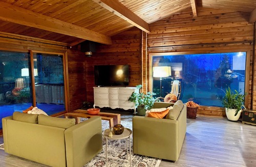 Stillwater Cabin | The Williams Shop Guest Lodge Ocean View 3BR