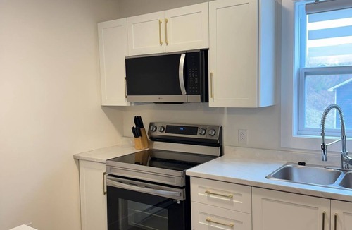 Terra Nova Apartment | Three Bedroom cozy apartment with patio