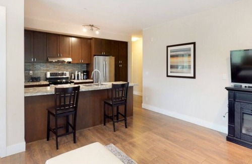 Harrison Hot Springs Apartment | Three Bedroom Penthouse Suite with Mountain View - Harrison Lake View Suites