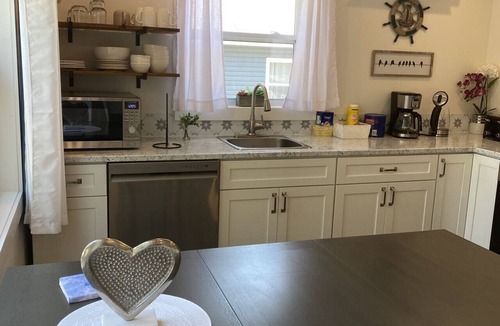 Saint Croix Cottage | Tidal Tranquility Cottage with Hot tub
