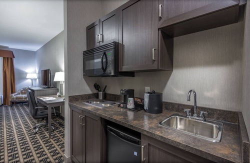 Fox Creek Hotel | Timber Ridge Inn and Suites