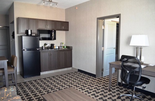 Fox Creek Hotel | Timber Ridge Inn and Suites