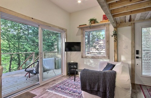Orford Ski Chalet | Tiny house with large terrace and lake view in Orford