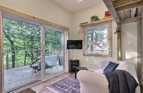 Orford Ski Chalet | Tiny house with large terrace and lake view in Orford