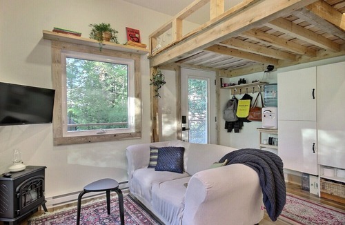 Orford Ski Chalet | Tiny house with large terrace and lake view in Orford