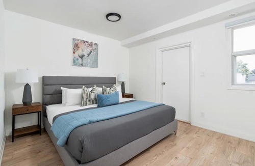 Trinity - Bellwoods Apartment | TO Chic 3BR Ossington Hub Near Subway & Shops