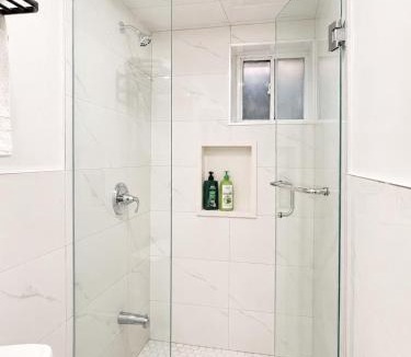 Jane and Finch House | TononHouse