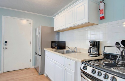 Sunset Beach Condo | Top floor Continental 1 Bedroom
