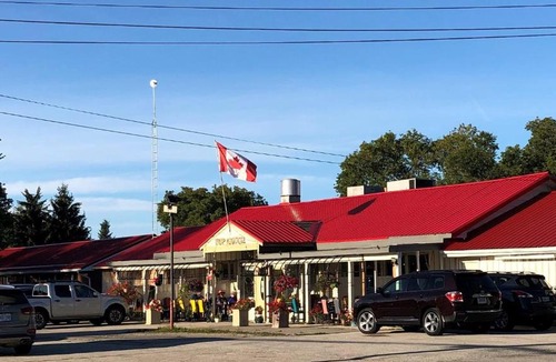 Wiarton Hotel | Top Notch Motel