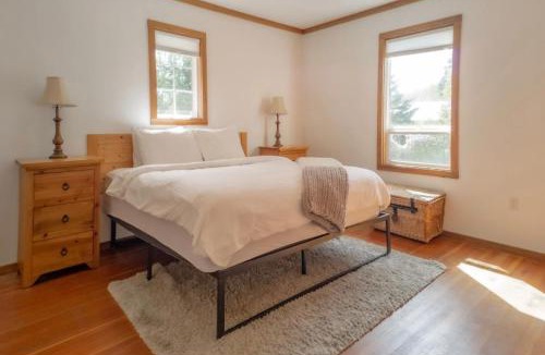 Ucluelet House | Tower House - West Coast Ucluelet Forest Escape