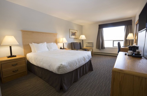 Quesnel Hotel | Tower Inn and Suites
