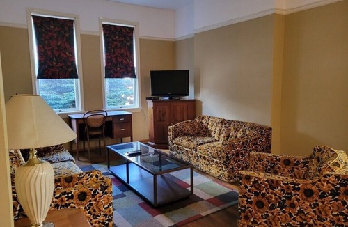 New Westminster House | Towle House 1006