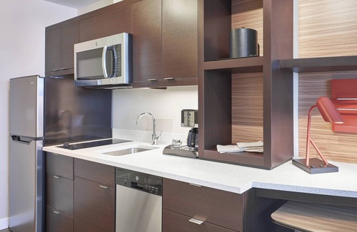 Medicine Hat Hotel | TownePlace Suites by Marriott Medicine Hat