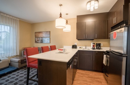 Red Deer Hotel | Towneplace Suites by Marriott Red Deer