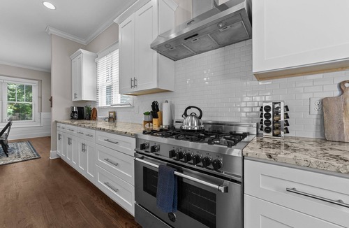 Albright House | Traditional 4BR Craftsman, In DT Durham, Near Duke