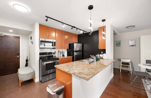 Crosstown Apartment | Tranquil 1BR Condo with Yacht-Style Cabin Vibes~