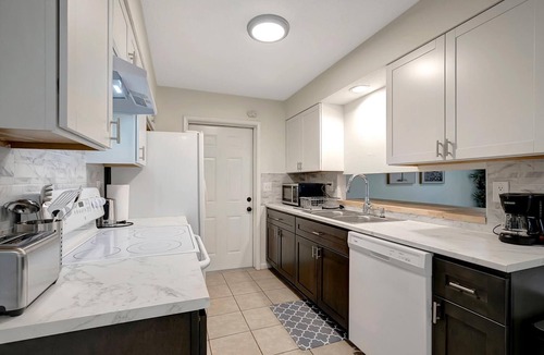 Crystal River Apartment | Tranquil 2-bedroom apartment in Crystal River with WiFi, AC