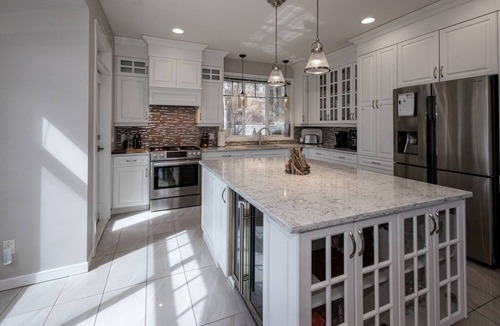 Central Okanagan House | Transcendent View Oasis - Lakeview Family Home