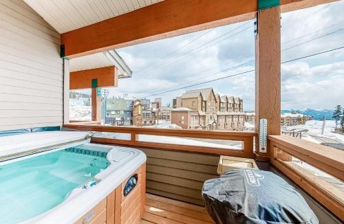 Big White Ski Resort House | Trappers Crossing 35