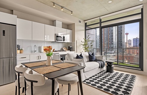 Connaught Condo | Travellers Dream Beltline Condo with Gym, Pool & Views