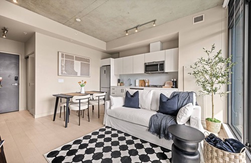 Connaught Condo | Travellers Dream Beltline Condo with Gym, Pool & Views