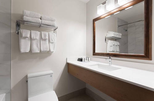 Blairmore Hotel | Travelodge by Wyndham Blairmore