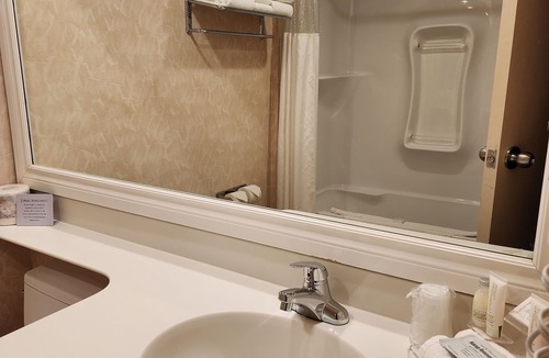 Spruce Grove Hotel | Travelodge by Wyndham Spruce Grove