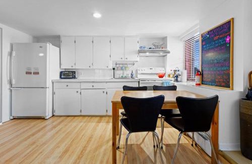 Paine-Sec Apartment | Traversier Gratuit- Aux Trois Filles