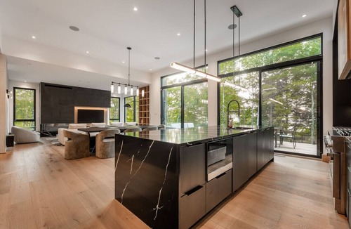 La Conception Ski Chalet | Tremblant 5BR Chalet | Hot Tub, Cinema, Games