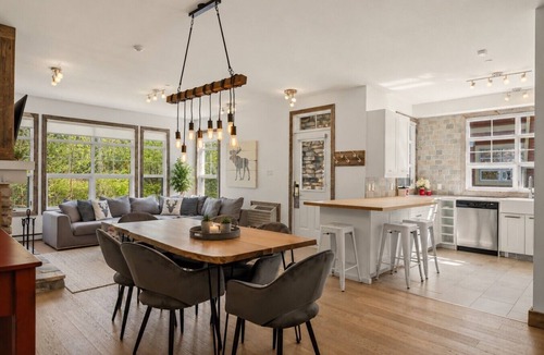 Tremblant-Les-Eaux Condo | Tremblant Prestige - Les Eaux 221-1