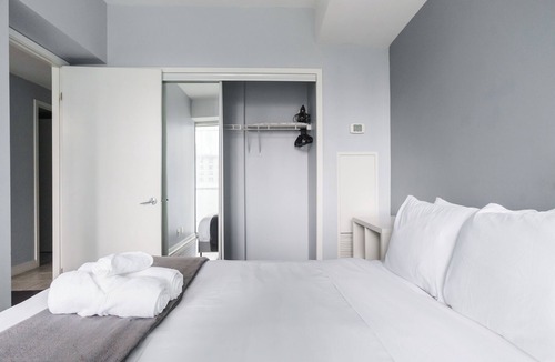 CityPlace House | Trendy 1 bdr, but the CN Tower and Rogers Center with Parking