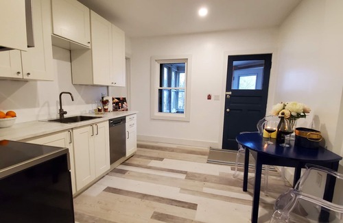 Niagara Falls Apartment | Trendy Apartment, Steps to Niagara Falls, Free Parking, Walk to Attractions!