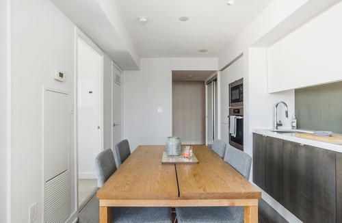 CityPlace Hotel | Trendy hotel with AC in vibrant Toronto