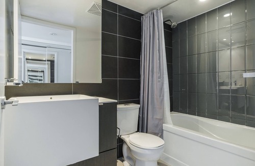CityPlace Hotel | Trendy hotel with AC in vibrant Toronto