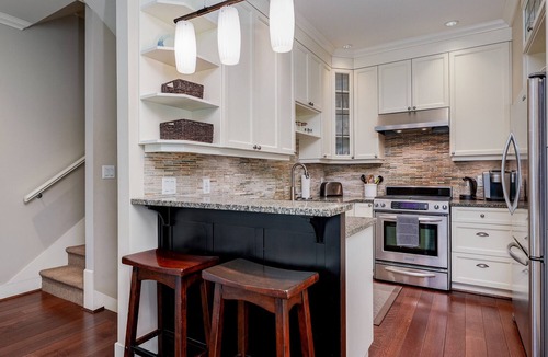 James Bay House | Triple Tiered Townhouse-1800 sq ft Corner Brownstone by Beacon Hill Park & Royal Museum