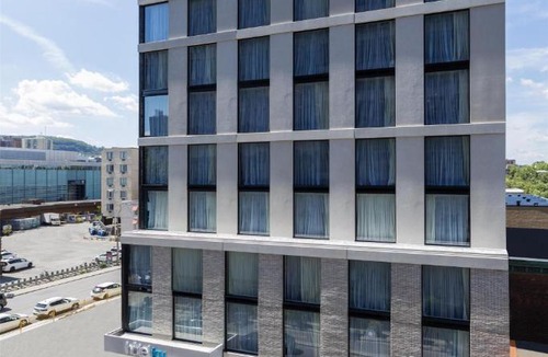 Gay Village Hotel | Tru By Hilton Montréal centre-ville