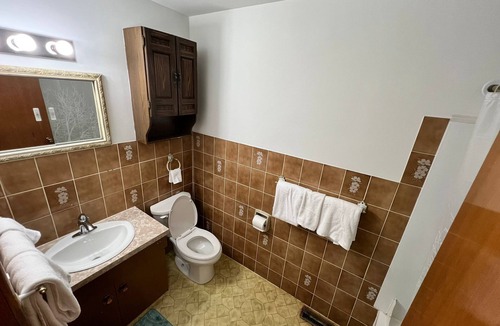 Calgary House | Two Bedroom suite Mayland Heights