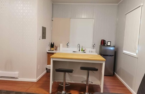 Sliammon Apartment | U10 Seaside Serenity: Seal Bay Glamping Retreat