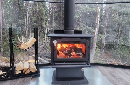 Rock Lake Ski Chalet | Ultra Private, Off-Grid Glamping Escape in the Wild. Secluded with Vista Views