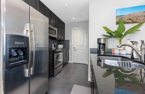 Victoria Park Apartment | Unbeatable view, walk to BMO, Stampede, FREE Underground parking