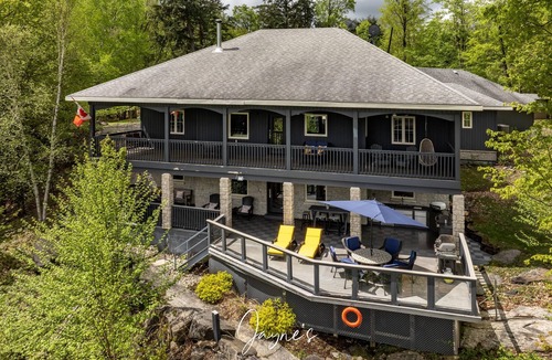Muskoka Lakes Cottage | Unique 8 bed 5bath cottage on the Joe River!