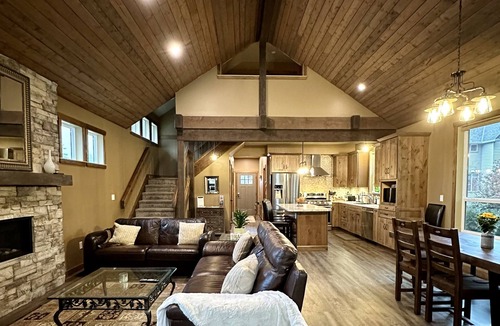 Kent Ski Chalet | Unit #3 | Peaceful & Romantic Harrison Chalet Suites