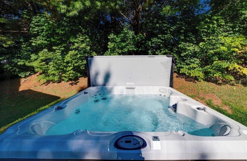 Saint Ferreol les Neiges House | Upper Twin House 1817 - Cottage with a spa, 2 minutes from the Mont-Sainte-Anne