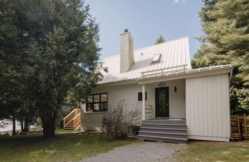 Saint Ferreol les Neiges House | Upper Twin House 1817 - Cottage with a spa, 2 minutes from the Mont-Sainte-Anne
