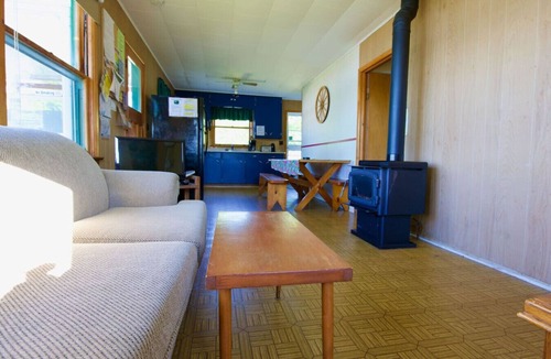 Rideau Lakes Cabin | Upper Rideau Resorts Waterfront Cabin#1