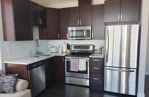 Downtown Edmonton Condo | Upscale condo in ❤ Ice district.Same day bookings possible/confirm availability