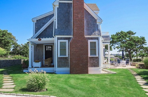 West Chatham House | Upscale Elegance, Steps from Ridgevale Beach!
