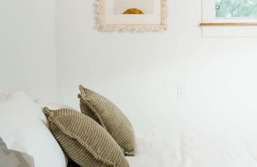 Kensington Apartment | Upscale Laneway Loft Near Downtown AC WiFi