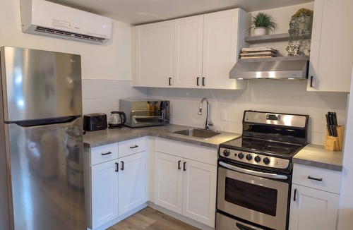 Vieux-Limoilou Apartment | Urban Limoilou 6 guests AC 1 Free Parking