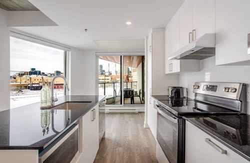 Griffintown Apartment | Urban Living in Griffintown | Free Parking